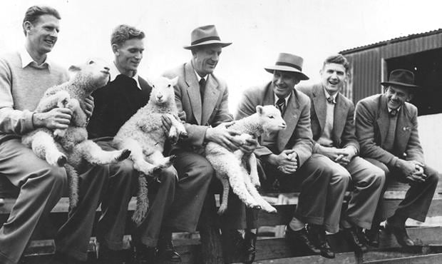 WoolLead.jpg Geelong's links to the country from Gartland Heritage Collection - L to R: Bill McMaster, Russell Middlemiss, Reg Hickey, Fred Flanagan, John Hyde, Russell Renfrey. - Geelong Cats